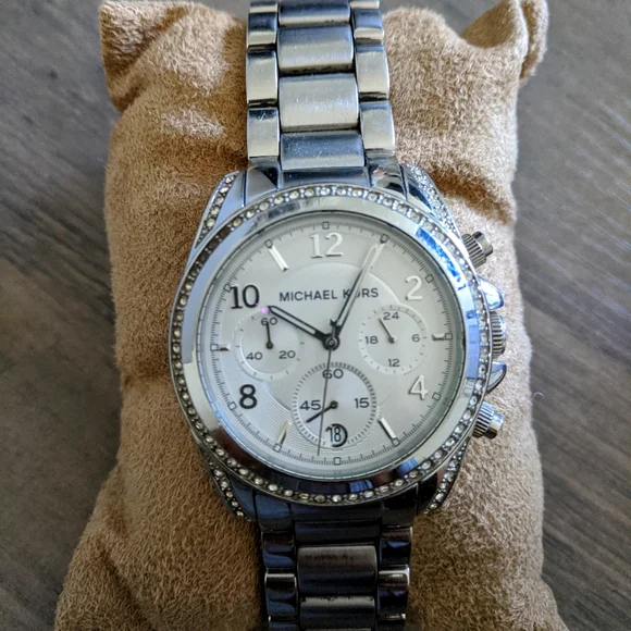 Michael Kors Stainless steel Silver Watch. Style number MK5165 Michael Kors Blair MK5165 Silver Stainless Steel Case Band  main image 4